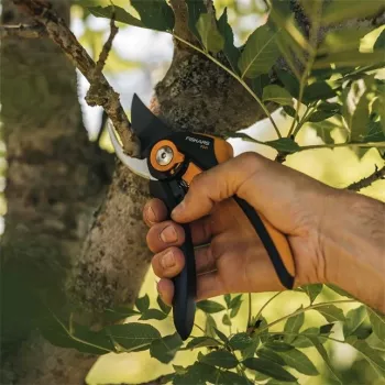 Fiskars Plus SmartFit P541 sodo aplinkinės žirklės juodos, oranžinės