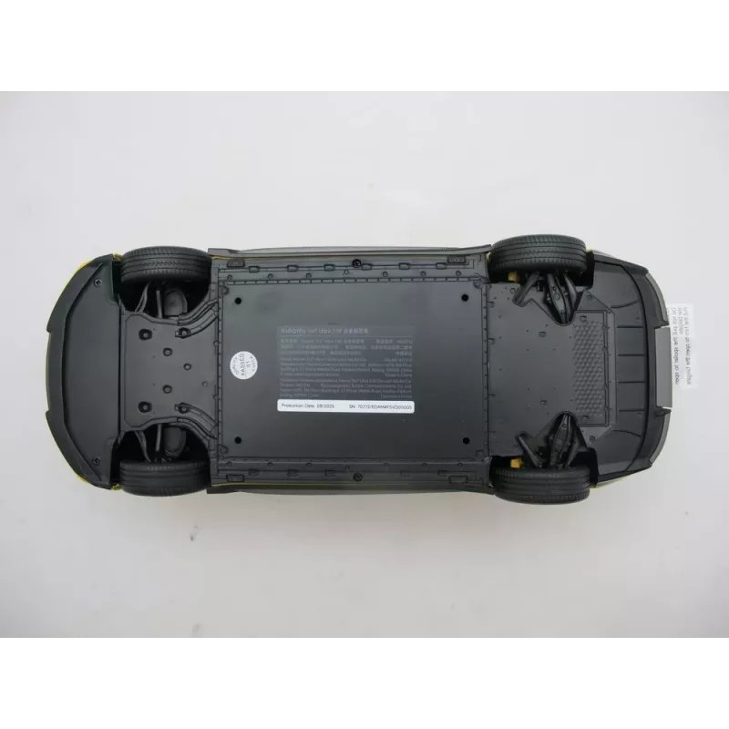 Klasikinio automobilio modelis Xiaomi BHR08KQGL surinktas 1:18 masteliu — 284×110×82.5 mm