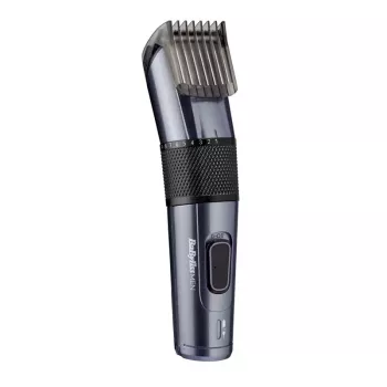 Plaukų kirpimo mašinėlė BABYLISS E976E – belaidė, 26 ilgio nustatymai, 0,5–25 mm, 40 mm ašmenys, titano/nerūdijančio plieno ašmenys, 60 min. veikimo laikas
