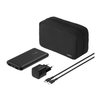 Belkin BoostCharge – Powerbank su integruotu maitinimo šaltiniu, 10000 mAh, PD, 3 išvesties prievadai (24 kontaktų USB-C, 2x USB-A)