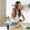 Druskos ir pipirų malūnėliai Salter BW12068EU7 juodi su reguliuojamu stambumu