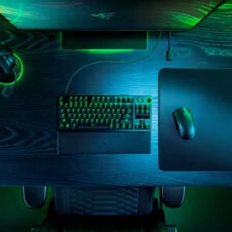 Žaidimų pelės ir kilimėlio rinkinys Razer Viper V3 Pro + Gigantus M, juoda