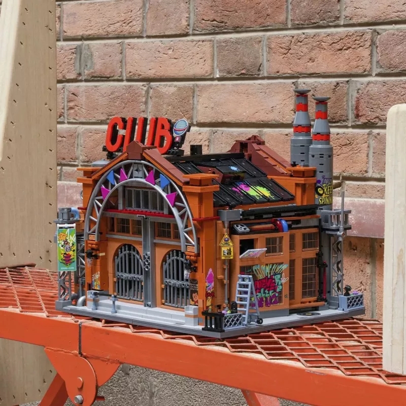 Statybinis žaislas „Muzikos namų fabrikas“ – LUMIBRICKS