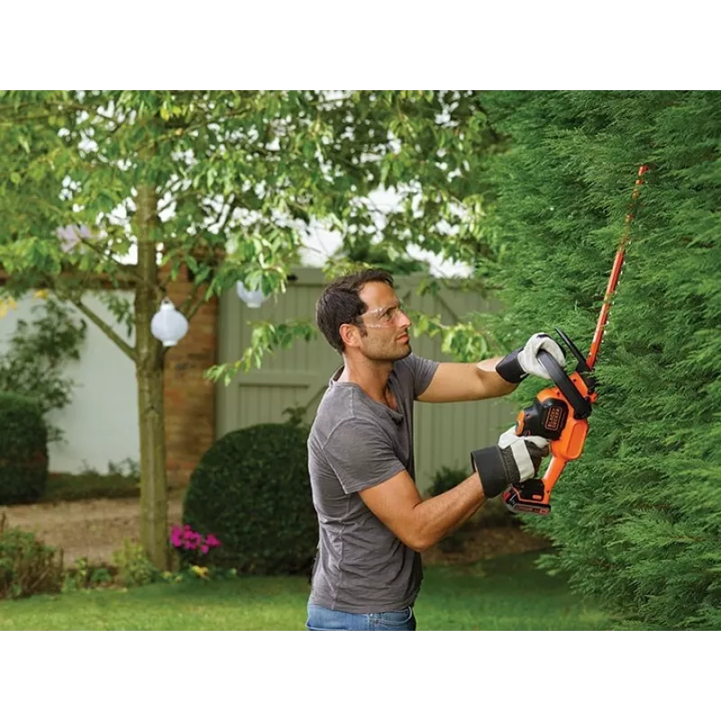 Akumuliatorinis gyvatvorių žirklių pjūklas Black & Decker GTC18452PC