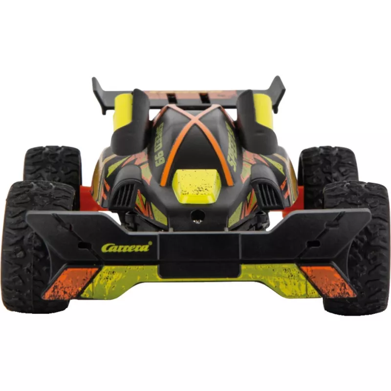RC didelio greičio automobilis su tramplinu