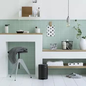Brabantia šiukšlių dėžė su pedalais newIcon Round juoda (11 33 21)