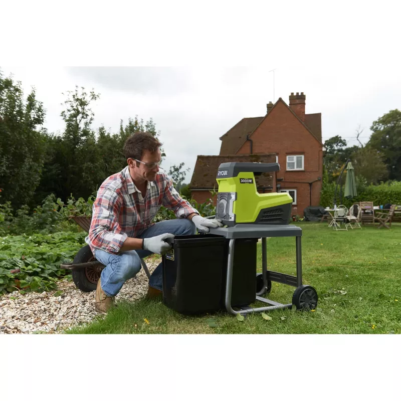 Smulkintuvas Ryobi RSH3045U - elektrinis - 3000 W - smulkinimo talpa 45 mm - 21 kg