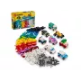 LEGO Classic Creative Vehicles Spalvingų Modelių Automobilių Rinkinys su Policijos Automobilio Žaislu ir 11023 Classic Žalia Pagrindo Plokštė Kvadratinė 32x32 Stud Statybai Žolė