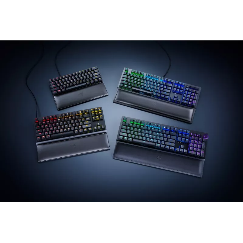 Riešo atrama Razer RC21-01710100-R3M1 — dirbtinė oda, memory foam, 356 mm × 8,9 mm, juoda