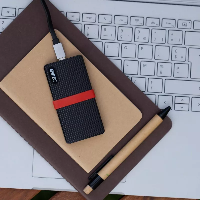 SSD nešiojamas Emtec X200 256GB USB Type-C 3.2 Gen 1 juodas raudonas