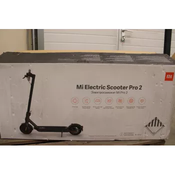 Išpardavimas. Xiaomi Mi Electric Scooter Pro 2 (Juoda) | Naudotas, subraižytas, nešvarus, mažas įtrūkimas gale