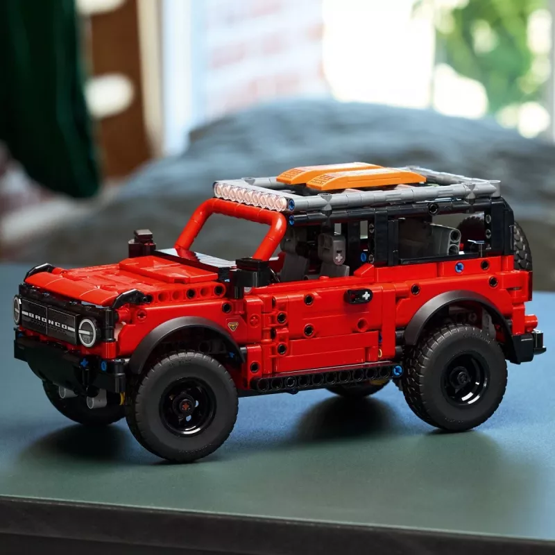 LEGO Technic konstravimo rinkinys Ford Bronco Off-Roader 4x4 modelis 42213 – 943 detalės, nuo 9 metų