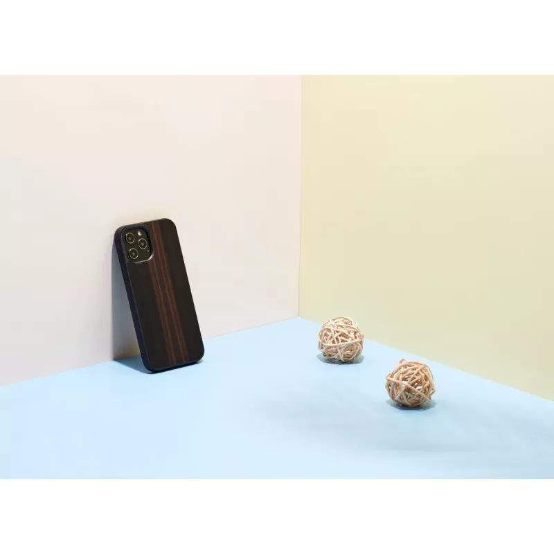 Dėklas Man and Wood iPhone 12 Pro Max – juodmedžio spalvos, apsauginis kietas apvalkalas
