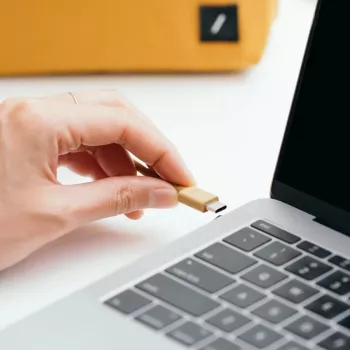 Native Union Anchor Cable USB-C į USB-C 1,8 m juoda/pilka