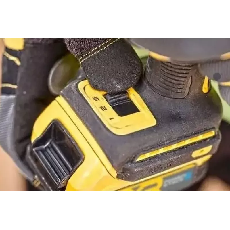 Atsuktuvas DeWalt DCF870N-XJ, belaidis 18 V Li-Ion, 56 N·m sukimo momentas, 1/4 colio griebtuvas, pistoletinis korpusas