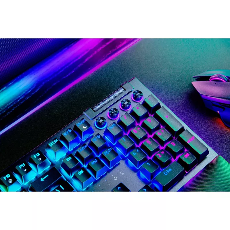 Razer BlackWidow V4 Pro klaviatūra žaidimams USB QWERTZ vokiška juoda