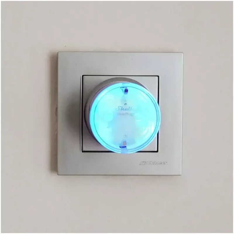 Išmanusis kištukas Shelly Wave Plug S Z-Wave 800 juodas