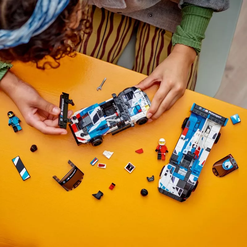 LEGO Speed Champions BMW M4 GT3 ir BMW M Hybrid V8 lenktyninių automobilių konstruktorius 9+ metų vaikams su 2 vairuotojų minifigūrėlėmis