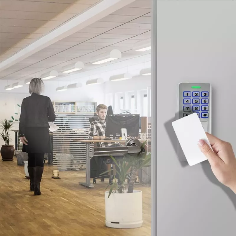 Biopirštų ir RFID spynos kodinis įrenginys QOLTEC 52447 su IP68 apsauga