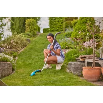 Belaidė žoliapjovė GARDENA 9886-20, 8 cm, 3,6 V Li-Ion, turkio spalvos