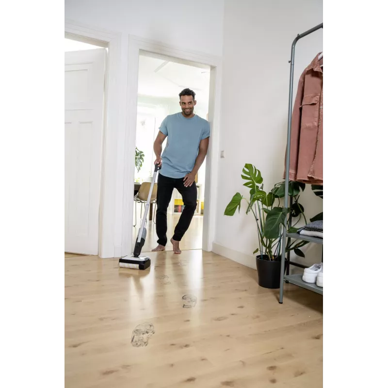 Elektrinis šluotražis Kärcher FC 2-4, baterija 2,5 Ah, be maišelio, sausas ir šlapias valymas, 70 m² vienu įkrovimu