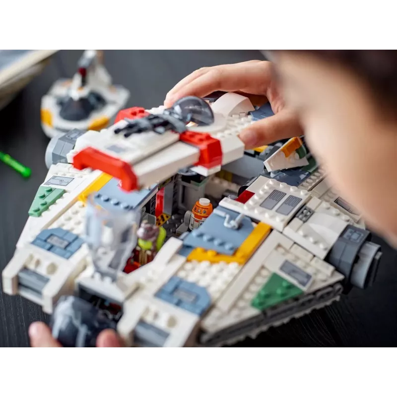 LEGO Star Wars žaidimų rinkinys 75357 — „The Ghost“ ir „Phantom II“, 1 394 detalės, 4 minifigūrėlės, nuo 10 metų