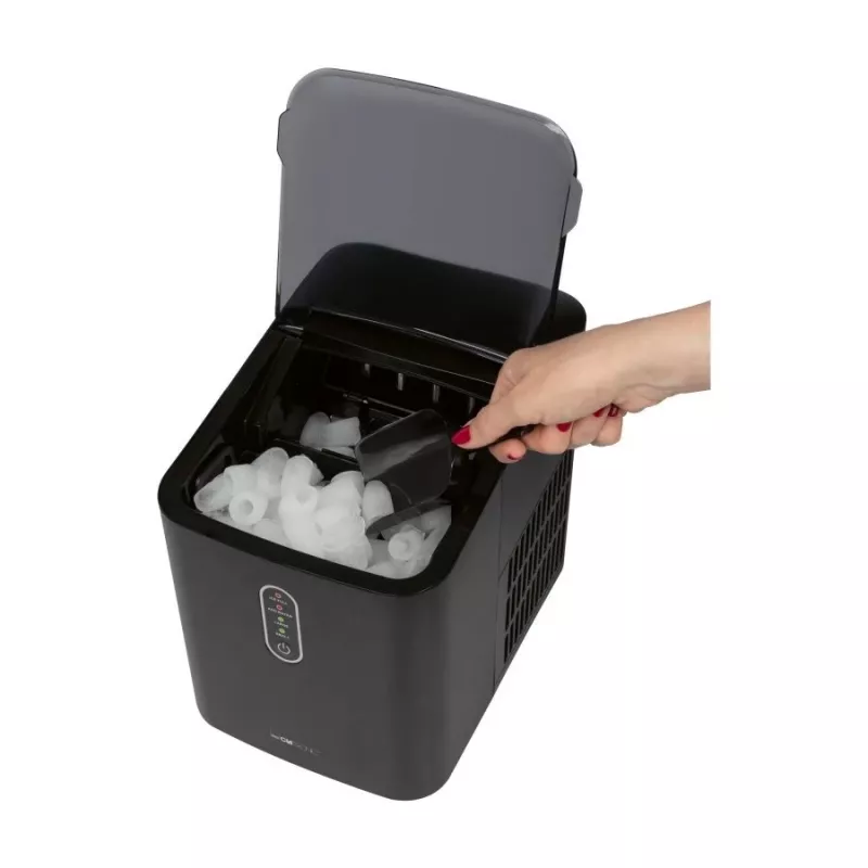 Clatronic EWB 3798 ledukų gaminimo aparatas, 1,1 l, juodas