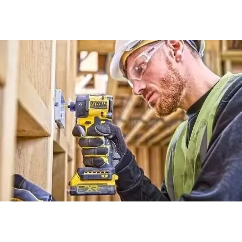 Atsuktuvas DeWalt DCF870N-XJ, belaidis 18 V Li-Ion, 56 N·m sukimo momentas, 1/4 colio griebtuvas, pistoletinis korpusas