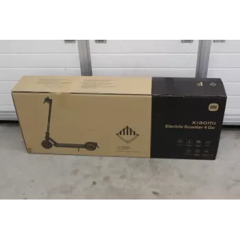 IŠPARDAVIMAS. Xiaomi Electric Scooter 4 Go EU (naudotas) | 250 W | 20 km/h | 8,1 colio | Juoda/Oranžinė