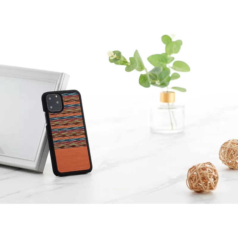 Dėklas iPhone 11 Pro man and wood — rudas languotas su juodu apvadu