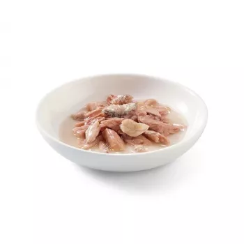 Šlapias kačių maistas SCHESIR tunas su sardinėmis sultinyje, 70 g