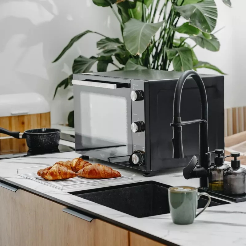 Elektrinė orkaitė Adler AD 6028 – 60 L, 2000 W, laisvai pastatoma, su rotiseriu, juoda