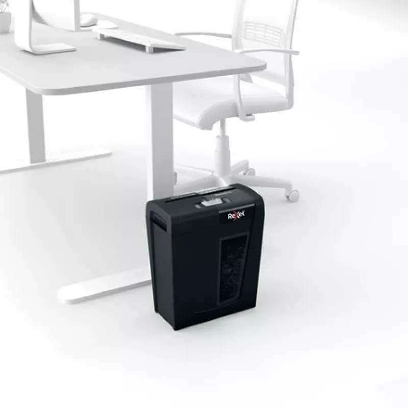 Popieriaus smulkintuvas REXEL Secure X8 – kryžminis pjovimas P-4, 4x40 mm, 8 lapų talpa, 14 L krepšelis, juodas