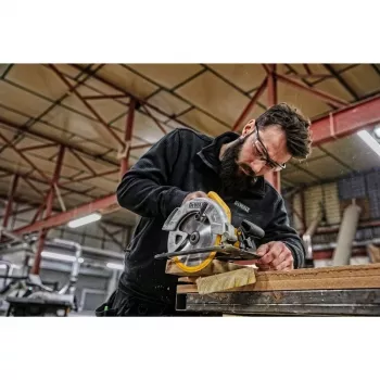 DeWALT DWE560 18,4 cm 5500 aps./min 1350 W rankinis diskinis pjūklas