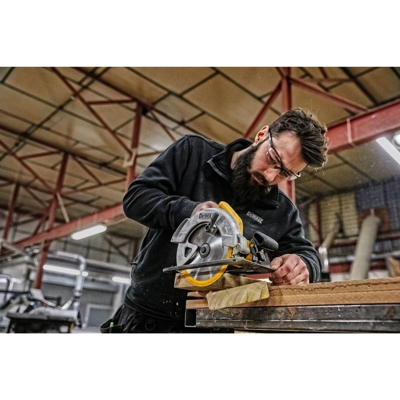 DeWALT DWE560 elektrinis diskinis pjūklas, 1350 W, 184 mm pjovimo diskas, 5500 aps./min, geltona/juoda