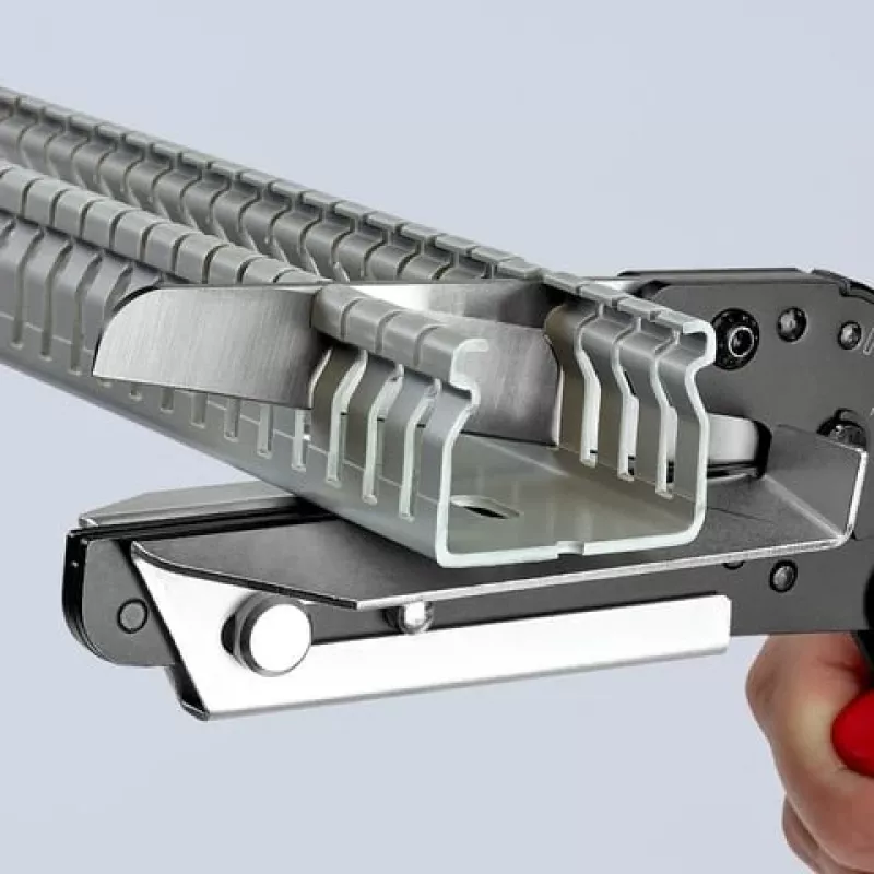 Žnyplės Knipex 95 02 21