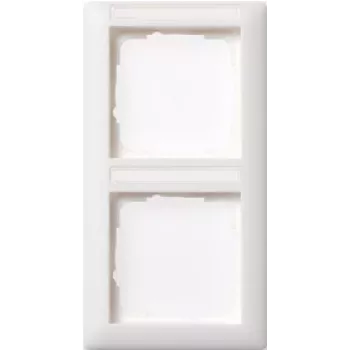 Griaustinis Gira Standard 55 sieninė plokštė — Baltas termoplastikas, bevaržtis dizainas, 80,7×151,8 mm