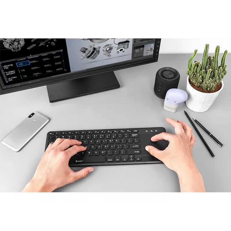 Belaidė RF klaviatūra TRACER TRAKLA46367 – Pilno dydžio, membraninė, su touchpad, 2.4 GHz, juoda