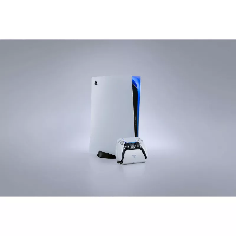 Įkrovimo stovelis Razer RC21-01900100-R3U1, skirtas PlayStation 5 valdikliams – baltas, įkrauna vieną valdiklį, komplekte USB-C į USB-A laidas