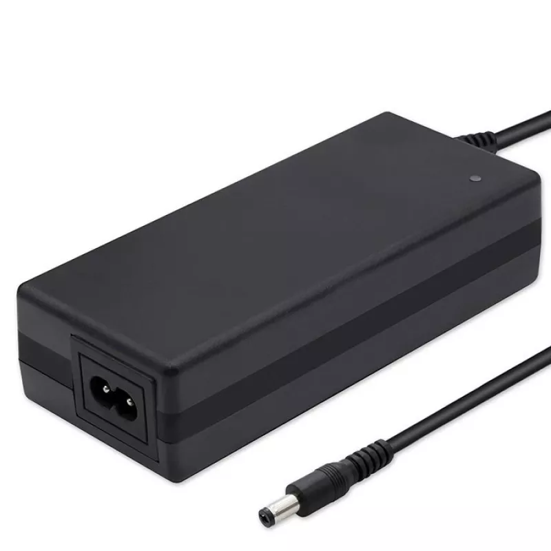 Qoltec 50760 Įkroviklis elektrinių dviračių akumuliatoriams 36V | 42V | 2A | 5,5*2,1