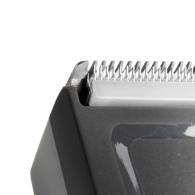 Plaukų kirpimo mašinėlė BABYLISS E786E, belaidė, įkraunama, 13 ilgio pakopų, 0,5–24 mm, nerūdijančio plieno ašmenys, juoda