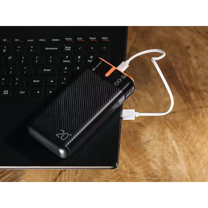 Nešiojamas įkroviklis TRACER EnerGen 20000 mAh, Power Delivery 20W, USB-C įvestis, 2×USB-A išėjimai, 3 įrenginių palaikymas, oranžinė
