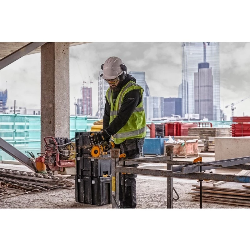 Juostinis šlifuoklis DeWALT DCG418NT-XJ