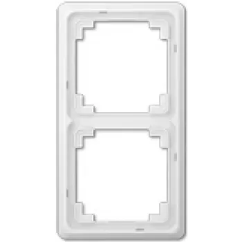 JUNG CDP 582 WW. Produktfarbe: Weiß, Markenkompatibilität: JUNG, Material: Duroplast. Breite: 84 mm, Höhe: 155 mm (CDP582WW)