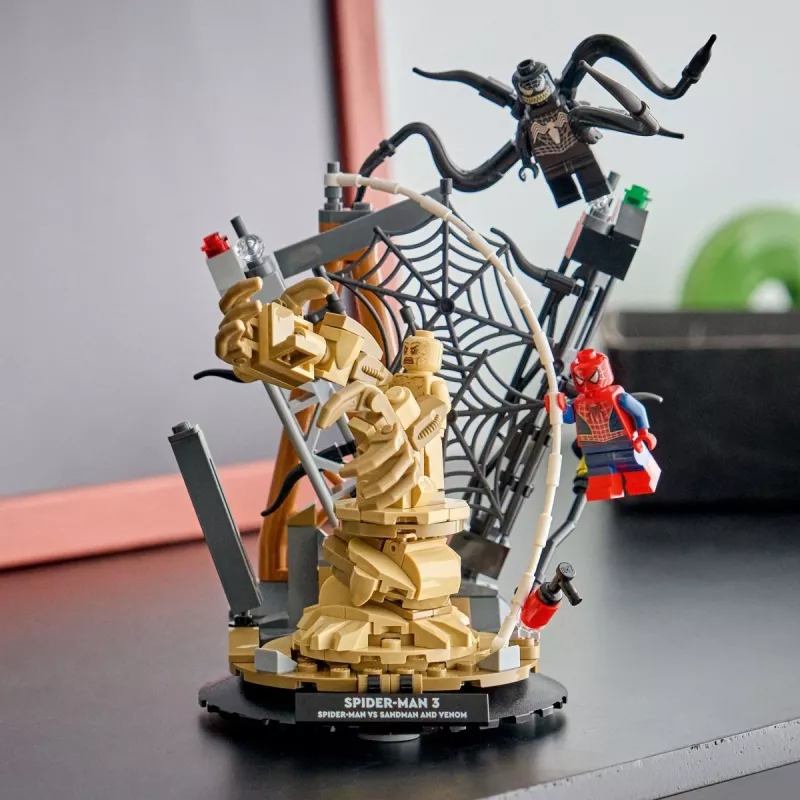 LEGO MARVEL 76334 Epinė kova: Žmogus Voras prieš Smėlio Žmogų