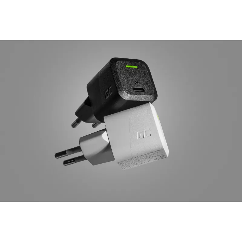 Mobiliojo įrenginio įkroviklis Green Cell CHARGC06, USB-C 33W, Quick Charge 3.0, AC įėjimas 100–240V, juodas