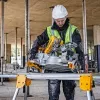 Stovas kampiniam pjūklui DeWalt DE7033 – aliumininis sulankstomas, 4 kojos, išplečiamas iki 2,5 m, talpa 227 kg, 16 kg