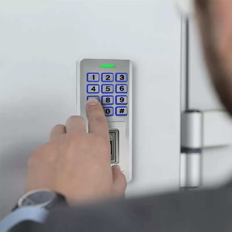 Biopirštų ir RFID spynos kodinis įrenginys QOLTEC 52447 su IP68 apsauga
