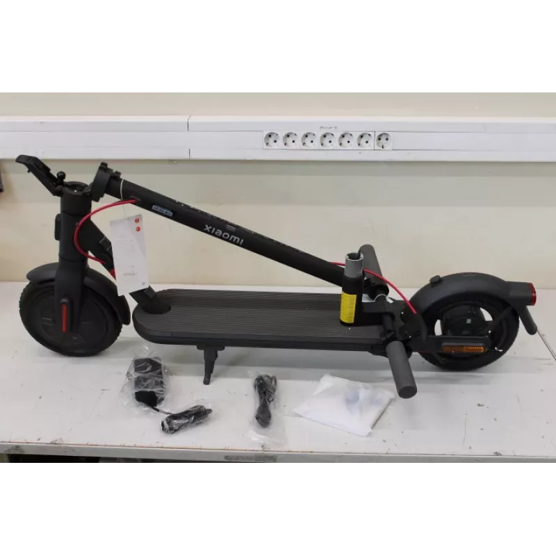 IŠPARDAVIMAS. Xiaomi Electric Scooter 4 Lite EU | 300 W | 25 km/h | 8.5 colio | 3 mėn. | Juoda | NAUDOTAS, PAŽEISTA PAKUOTĖ, TRŪKSTA: ĮKROVIKLIO IR ŠEŠIAKAMPIO RAKTO