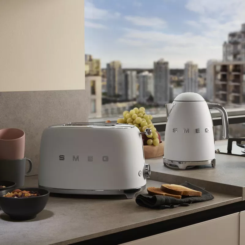 Smeg 50's stiliaus virdulys matinis baltas KLF03WHMEU